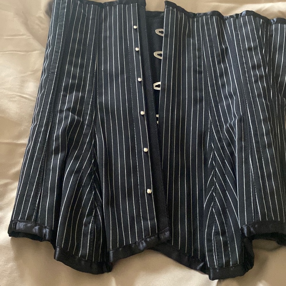 Steel boned 26 in play girl corset